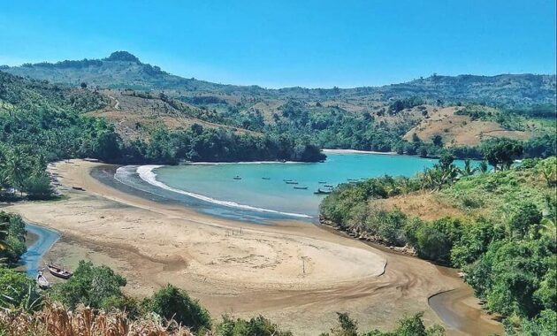 Pantai Brumbun