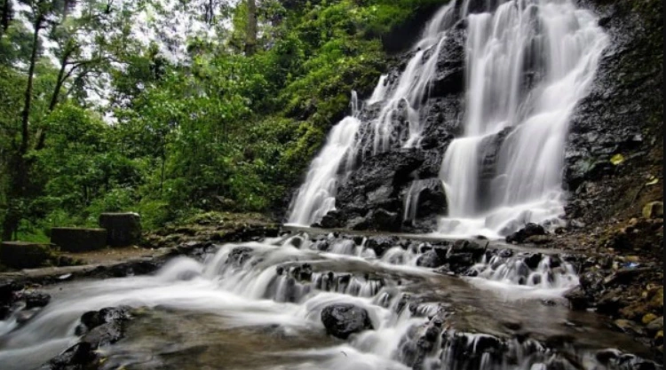 Beberapa Spot Foto Yang Menarik Pada Air Terjun Watu Lumpang