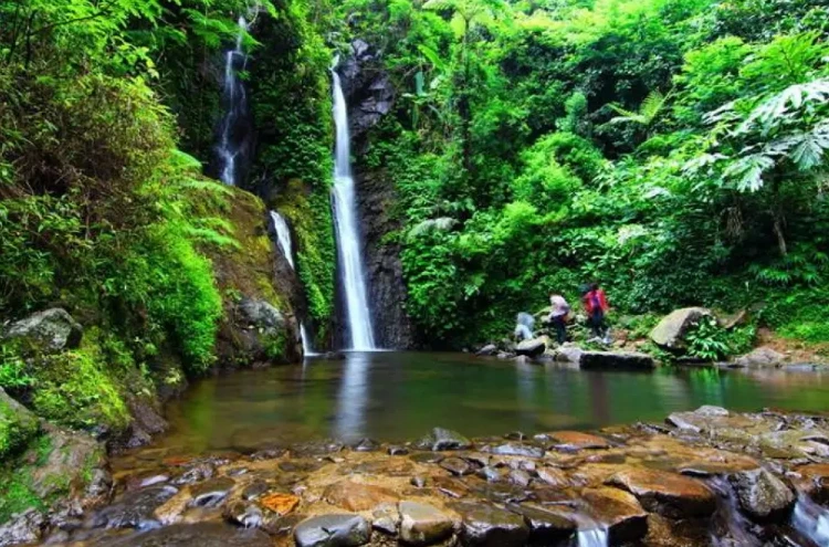 Bagaimana Rute Perjalanan ke Air Terjun Kucur