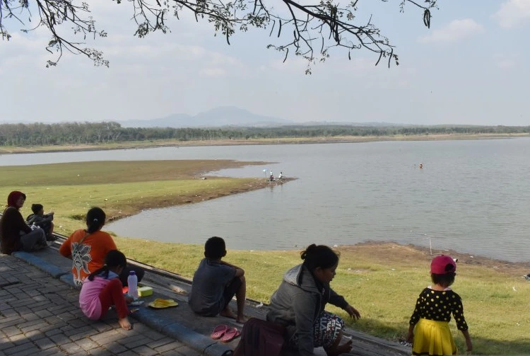 Fasilitas Dalam Objek Wisata Waduk Notopuro