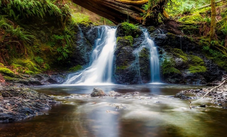 Daftar Fasilitas Dalam Air Terjun Kucur Madiun