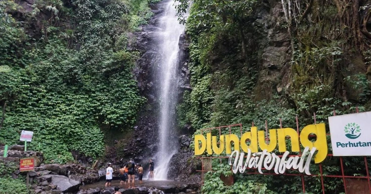 Ada Berapa Fasilitas Pada Destinasi Wisata Air Terjun Dlundung