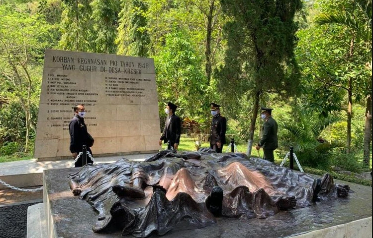 Jam Buka dan Biaya Masuk Monumen Kresek Madiun