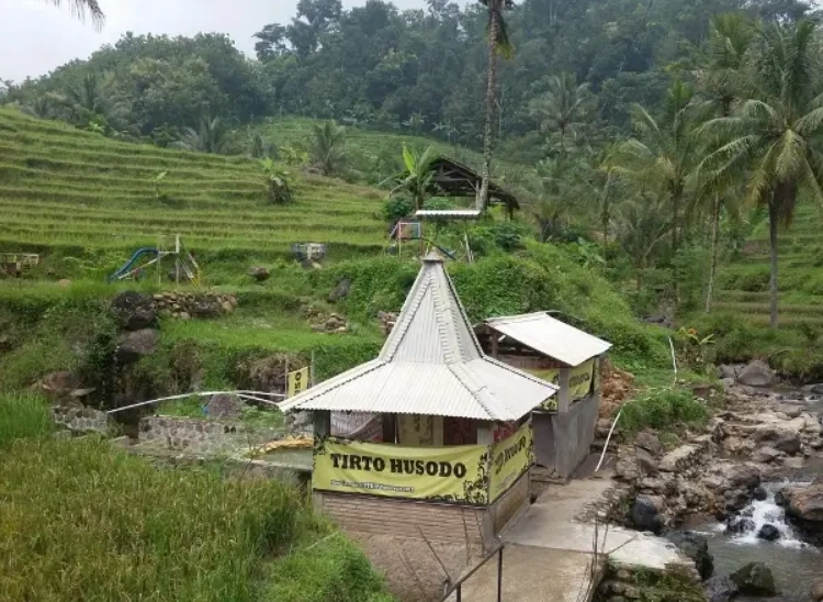 Khasiat Berendam di Pemandian Air Panas