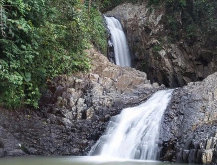 Daya Tarik Air Terjun Widodaren