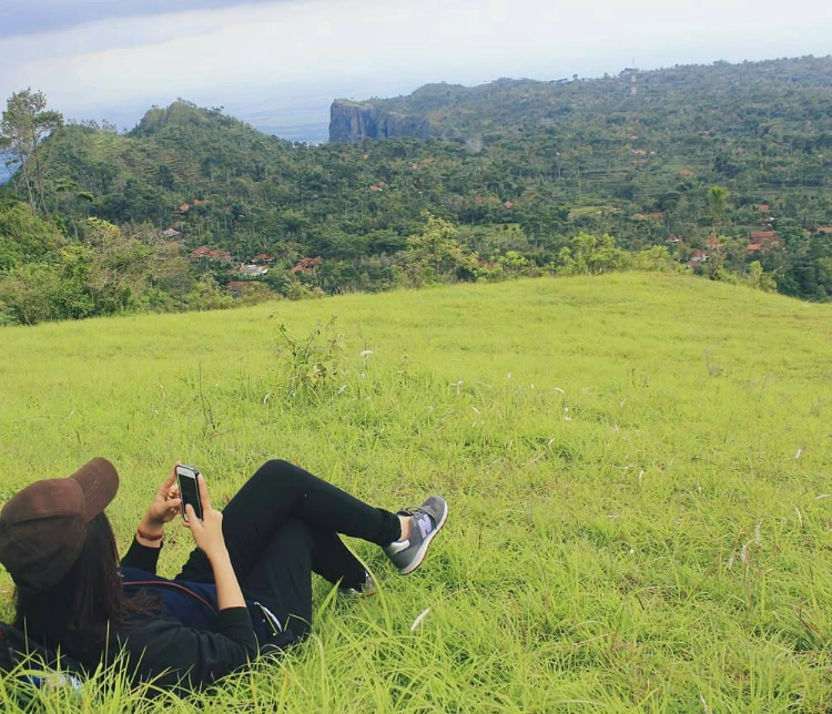 Mengenal Lebih Dekat Bukit Pare