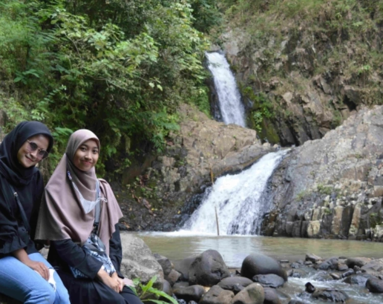 Mengenal Lebih Dekat Air Terjun Widodaren