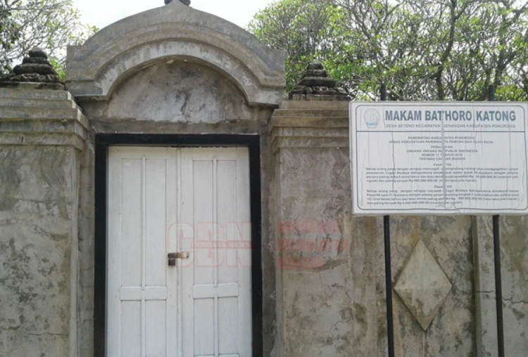 Mengenal Lebih Dekat dengan Makam Batoro Katong