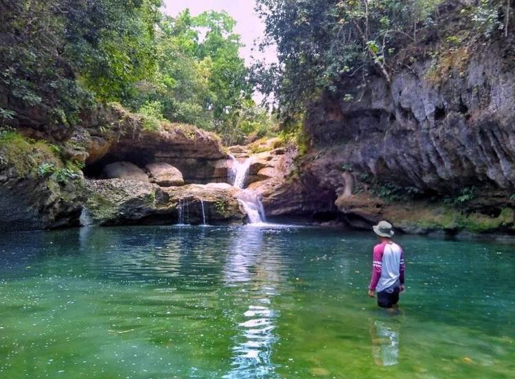 Pesona Air Terjun Curug Badrun