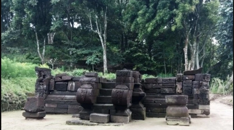 Pesona Candi Gambar Wetan