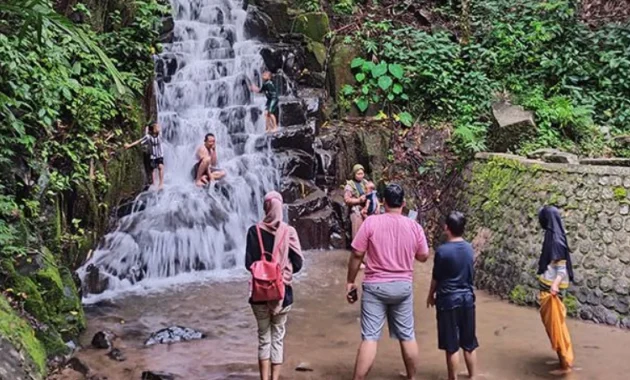 Jam Buka, Harga Tiket dan Rute ke Wisata Air Terjun Irenggolo