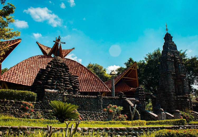 Syahdu Berwisata Religi di Gereja Puhsarang