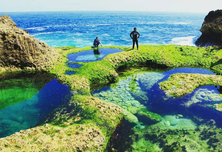 Banyak Kolam Air Laut di Pantai Kedung Tumpang