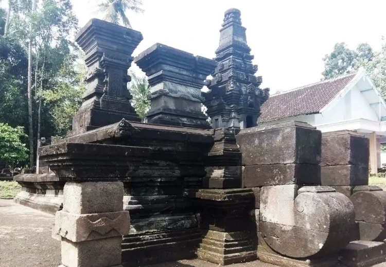 Sejarah Perkembangan Candi Kotes