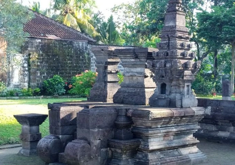 Makna Bangunan Candi Kotes