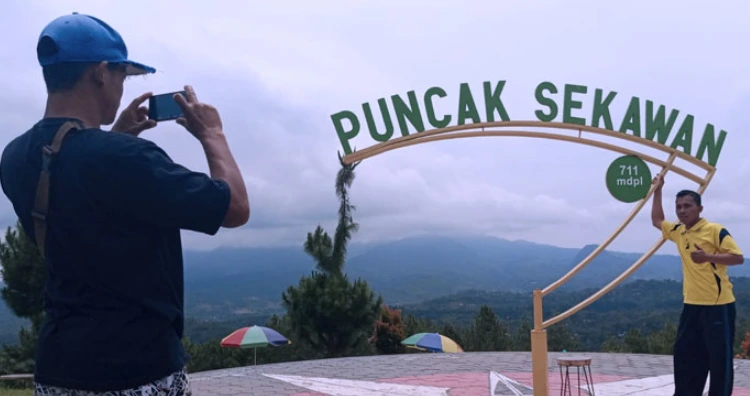 Rute Menuju ke Puncak Sekawan