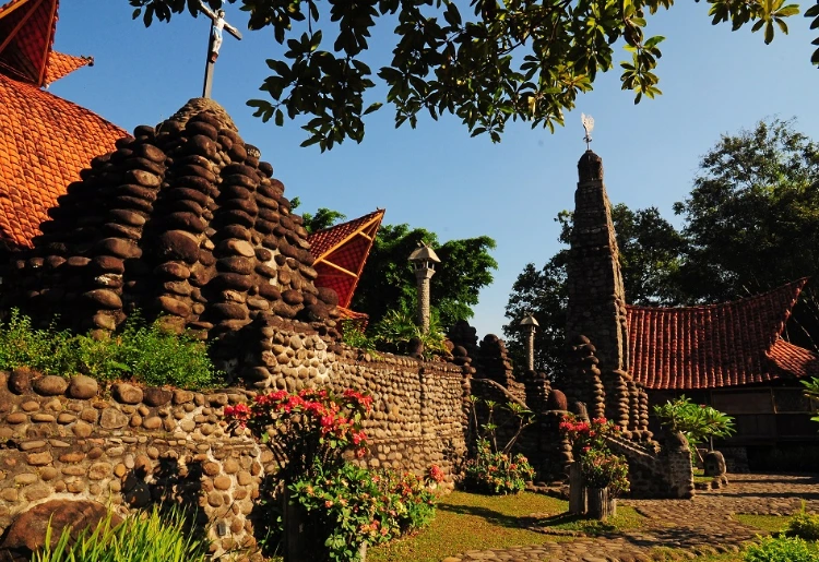 Struktur Arsitektur Bangunan Induk