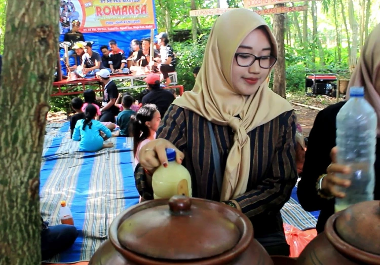 Berburu Jajanan Tradisional di Pasar Jajan Sor Pring