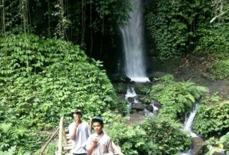 Alamat Menuju Air Terjun Lereng Raung