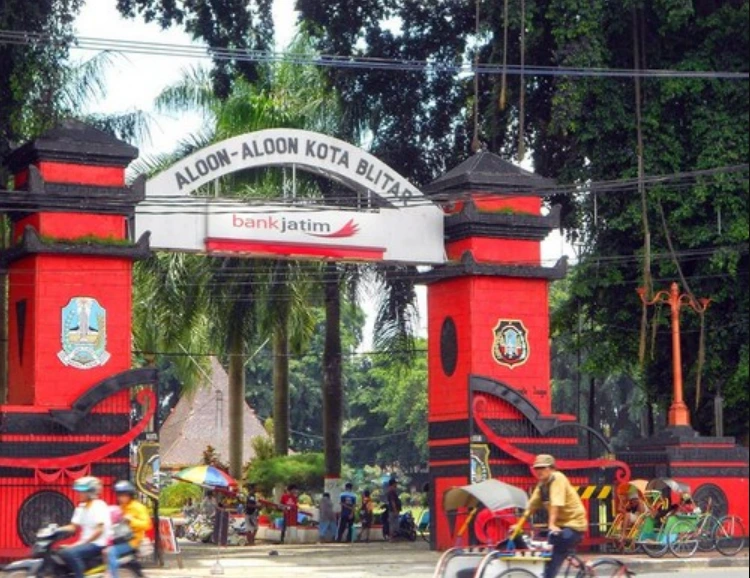 Rute Menuju ke Alun-Alun Blitar