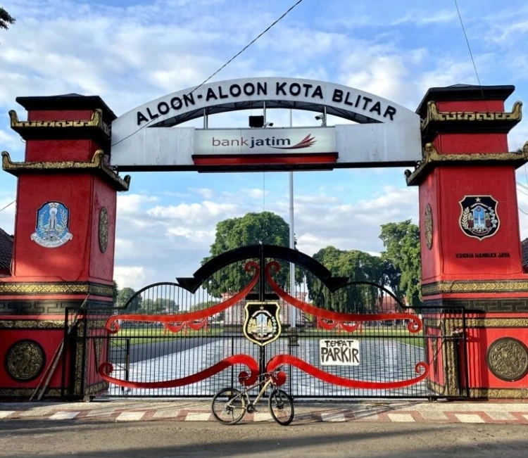 Apa Saja Kegiatan yang Bisa Pengunjung Lakukan di Alun-Alun Blitar?