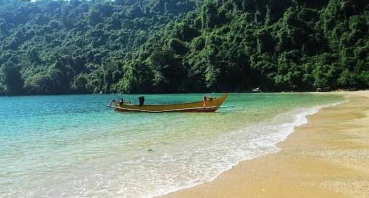 Pulau Nusa Barong