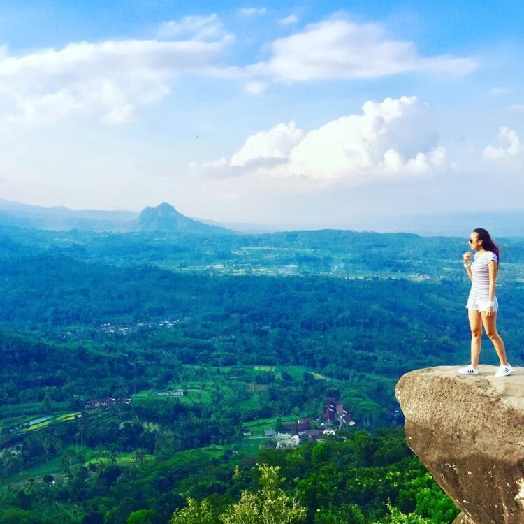 Keindahan Jejeran Bukit