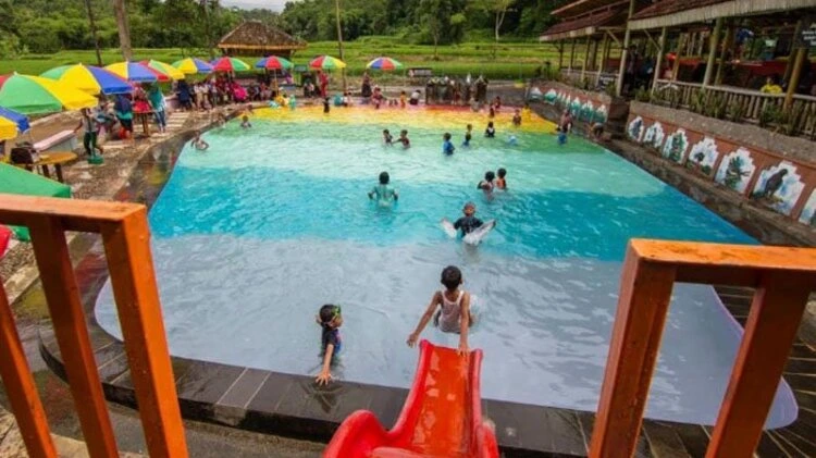 Bermain Air di Waterpark