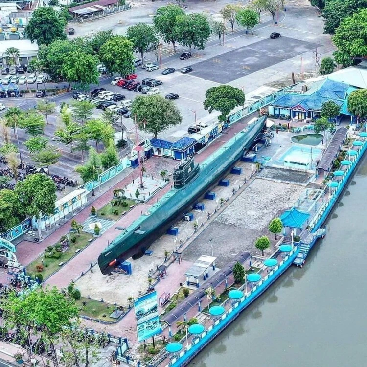 Harga Tiket Masuk Monumen Kapal Selam