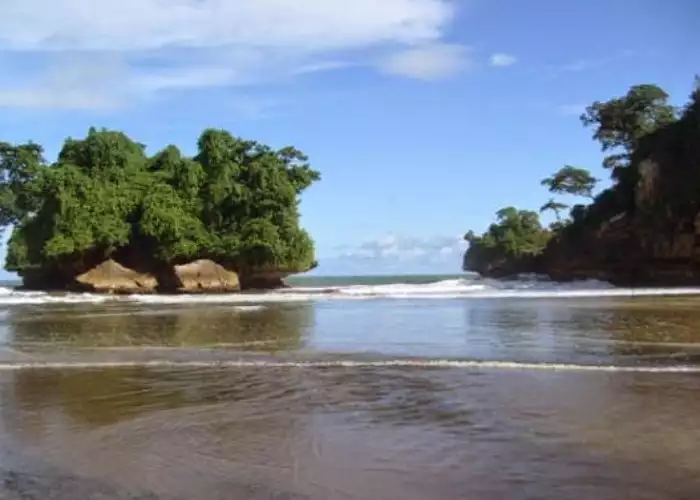 Pantai Pelang Trenggalek