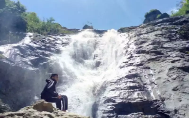 Air Terjun Kali Anjlok Trenggalek