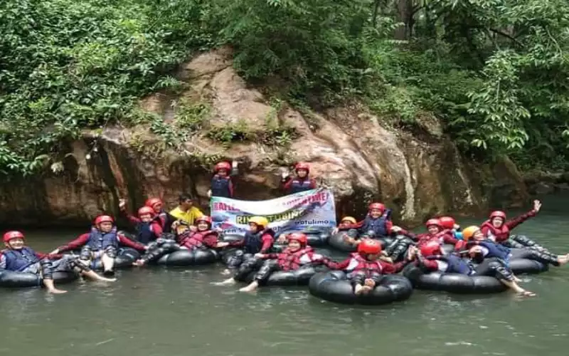 Air Terjun Kali Anjlok Trenggalek