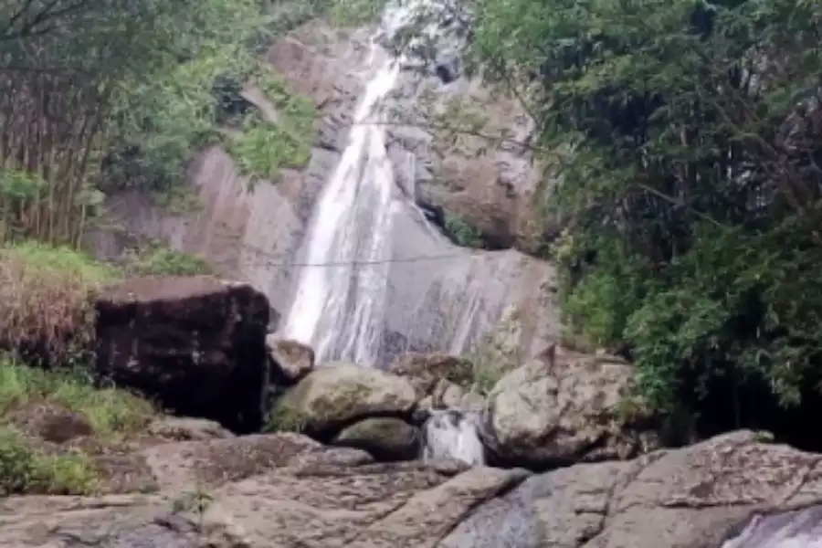 Air Terjun Jurug Terbang Trenggalek