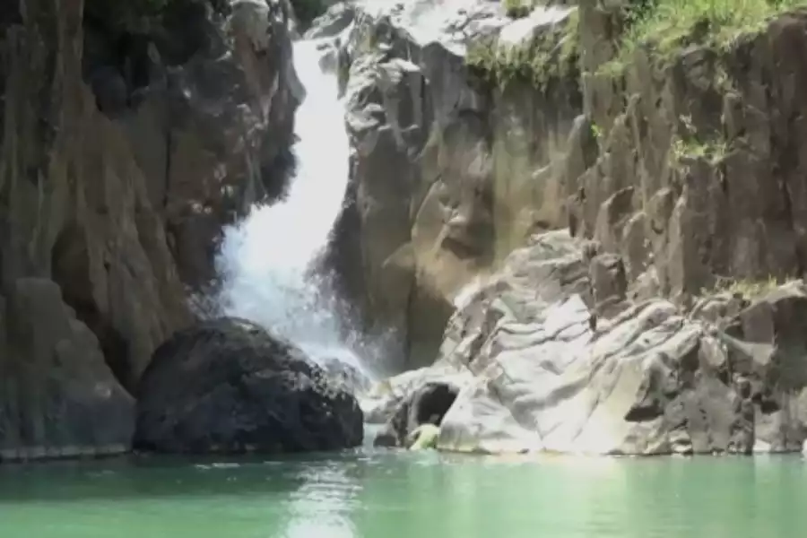 Air Terjun Jurug Waru Trenggalek