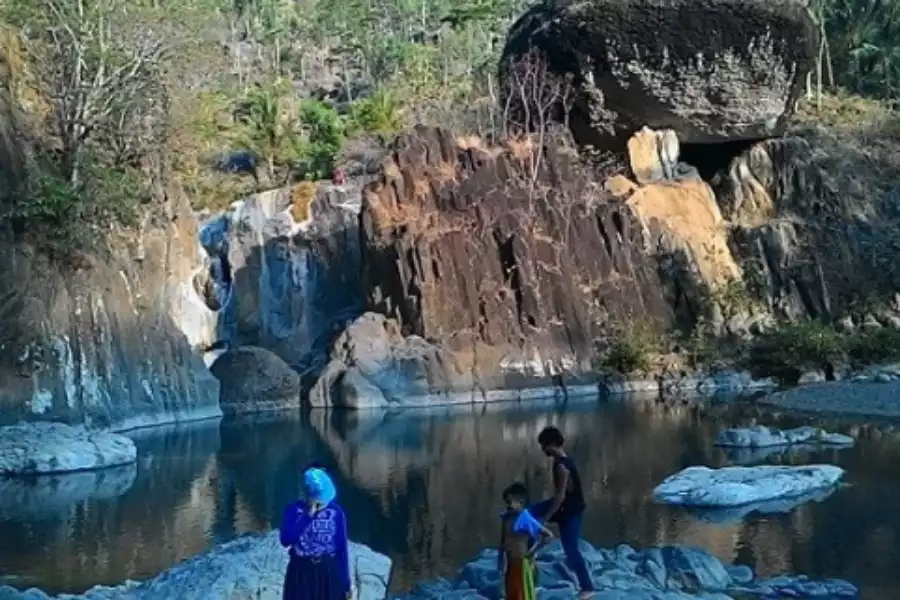 Air Terjun Jurug Waru Trenggalek