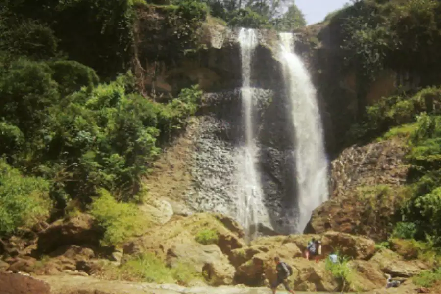 Air Terjun Songgolangit Trenggalek