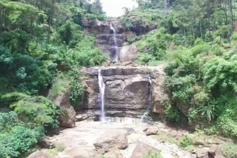 Air Terjun Songgolangit Trenggalek