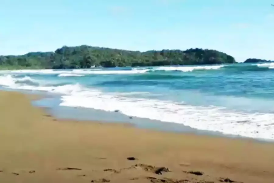 Pantai Sumbreng Trenggalek