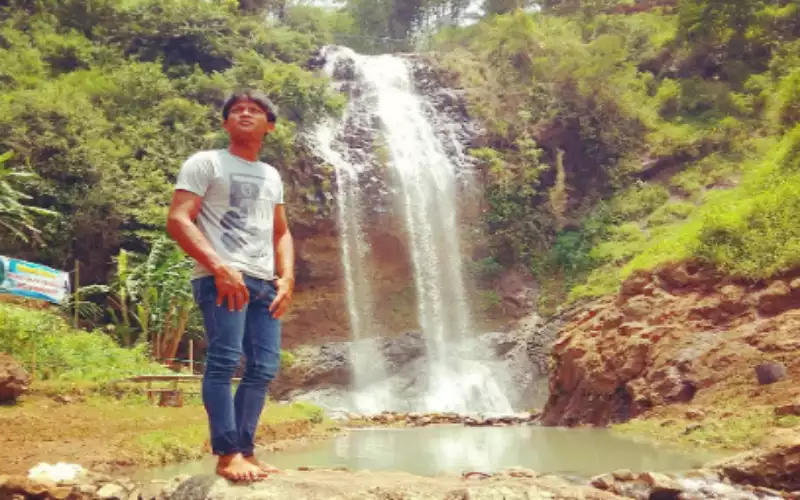 Air Terjun Jurug Menjalin Trenggalek