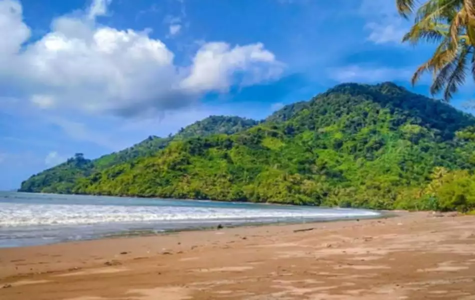 Pantai Cengkrong Trenggalek