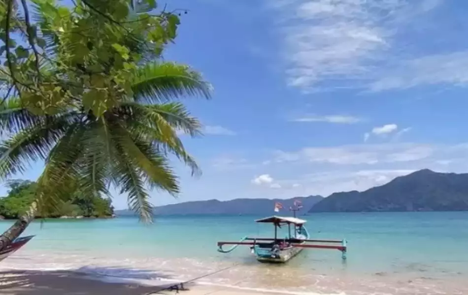 Pantai Mbangko'an Trenggalek