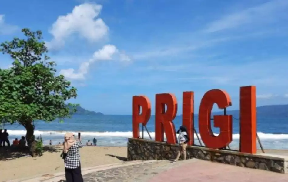 Pantai Prigi Trenggalek