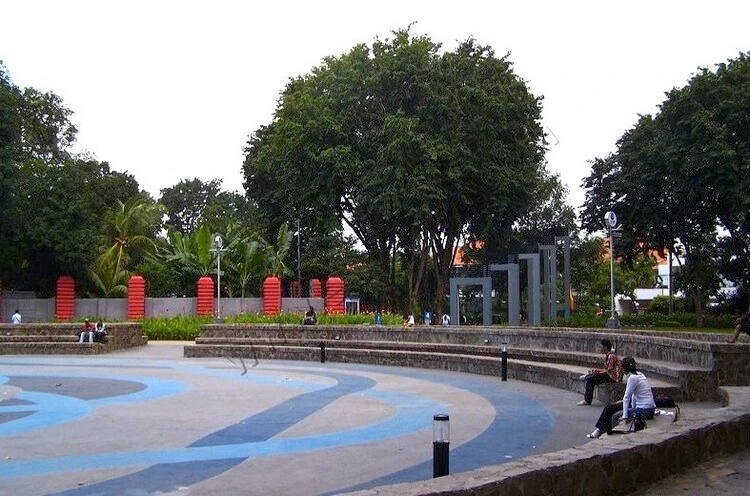 Jam Buka Taman Bungkul