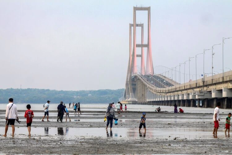 Jam Buka Jembatan Suramadu