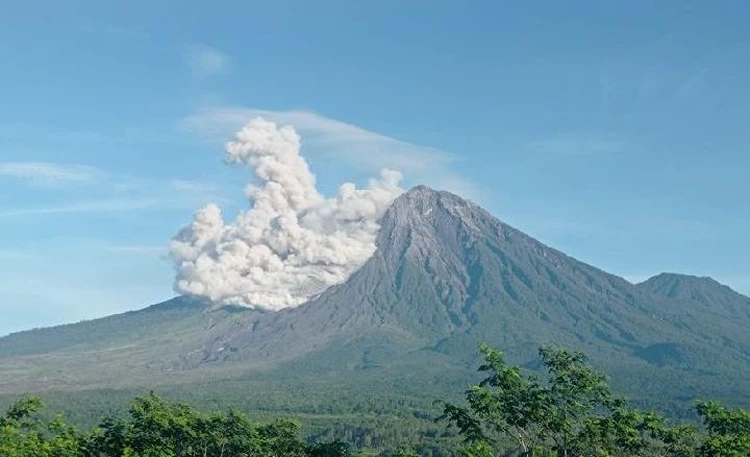 Jam Buka Gunung Sawur