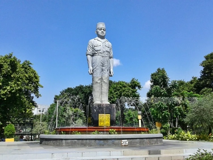 Jam Buka Apsari Park