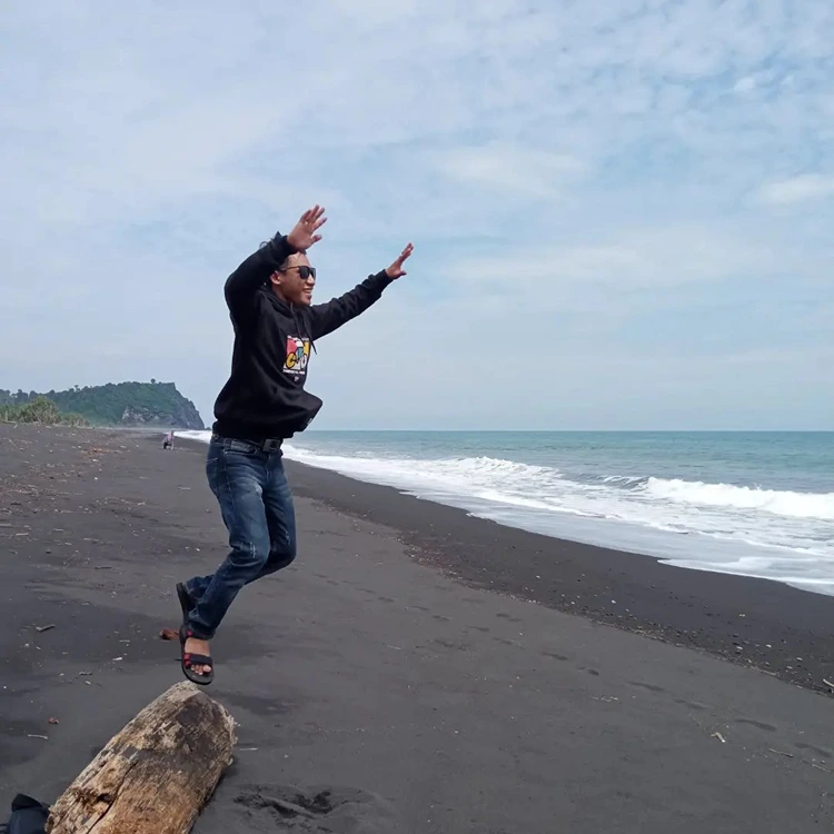 Fasilitas di Pantai Tlepuk