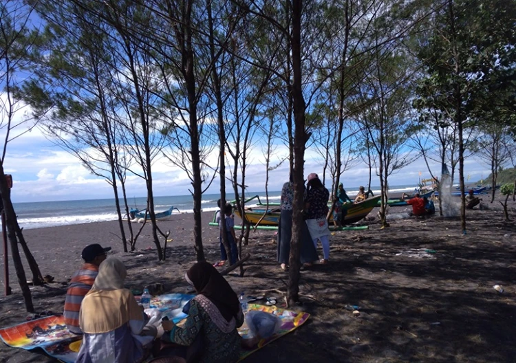 Harga Tiket Masuk Pantai Watu Pecak