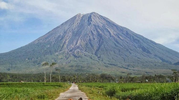 Informasi Umum Gunung Sawur