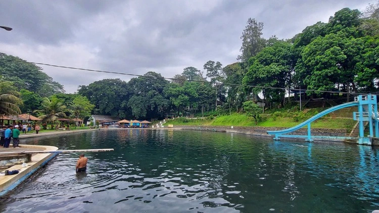 Jam Buka Pemandian Alam Selokambang